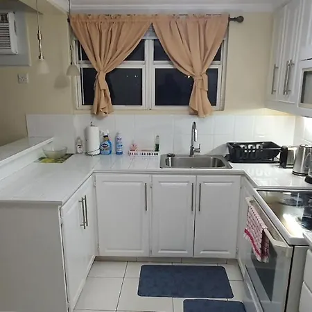Hastings Towers 4D - Studio Apt Opp Beach Bridgetown Exterior photo
