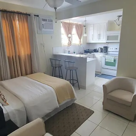Hastings Towers 4D - Studio Apt Opp Beach Bridgetown Exterior photo